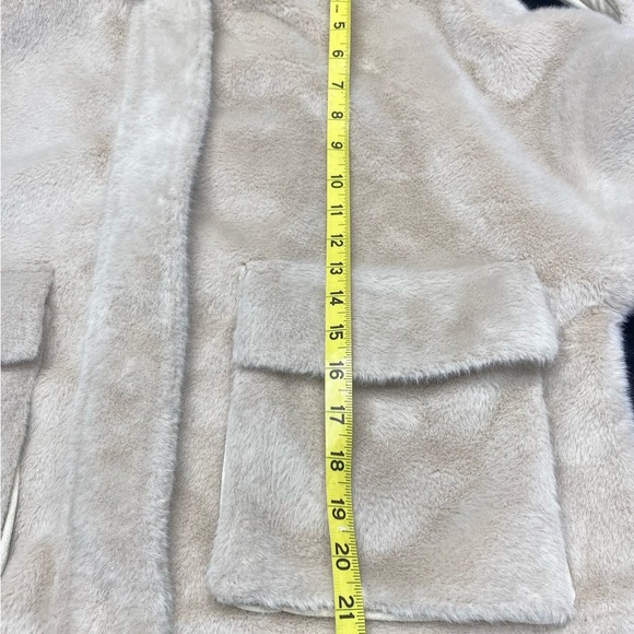 AKIRA Cream Fuzzy Bomber Jacket W LG. Pockets Buckle details PREPPY CITY - Picture 14 of 16